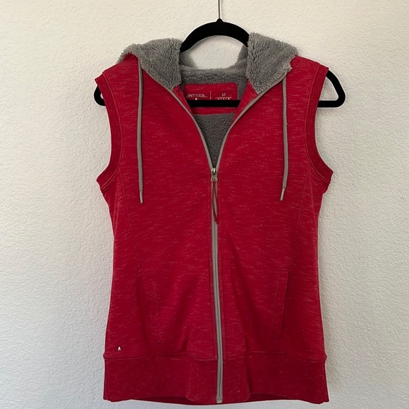 Red hooded vest jacket - Picture 1 of 4